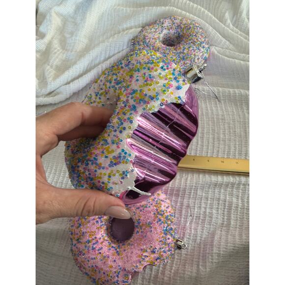 Jumbo glitter sparkle Christmas donut ornaments set of 4 stunning donuts - Picture 9 of 14